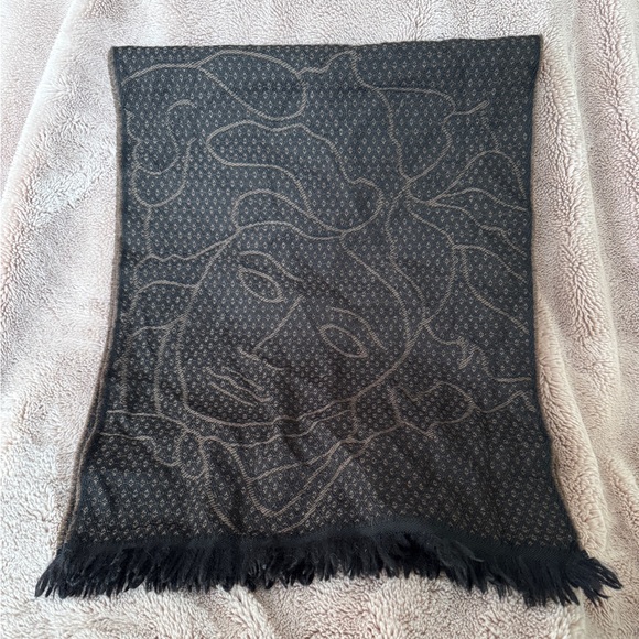 Versace scarf - Picture 3 of 4